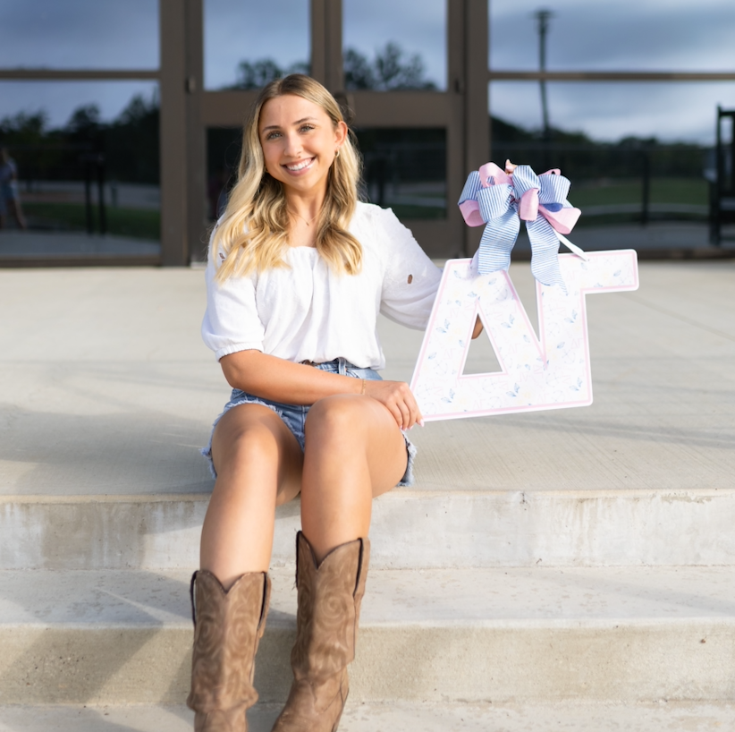 Delta Gamma- Door Hanger